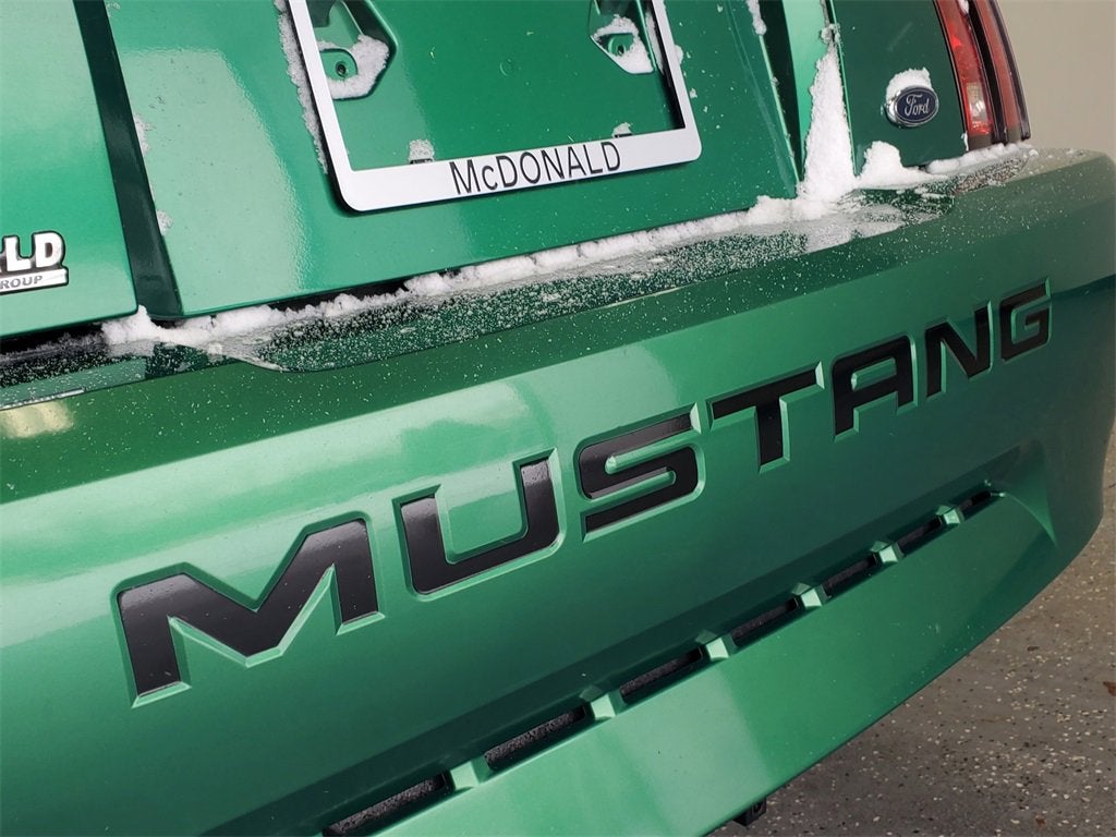 2000 Ford Mustang Base