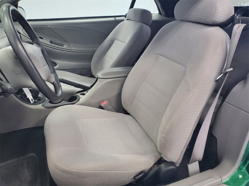 2000 Ford Mustang Base