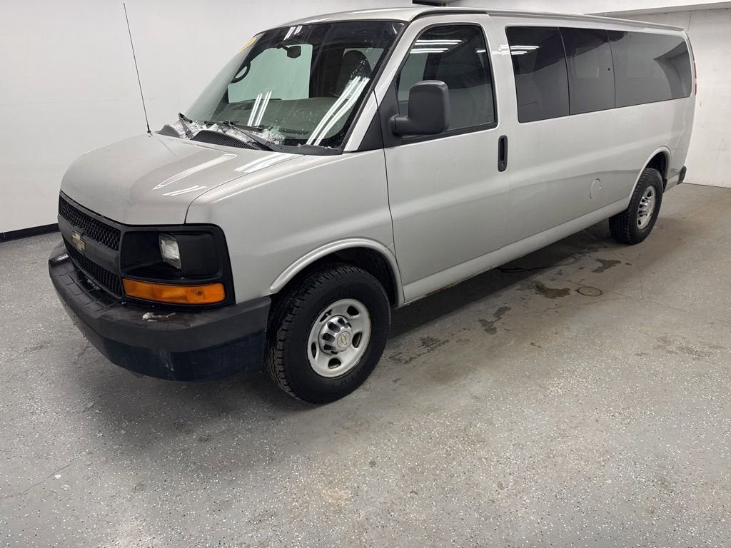 2011 Chevrolet Express Passenger 3500 1LS
