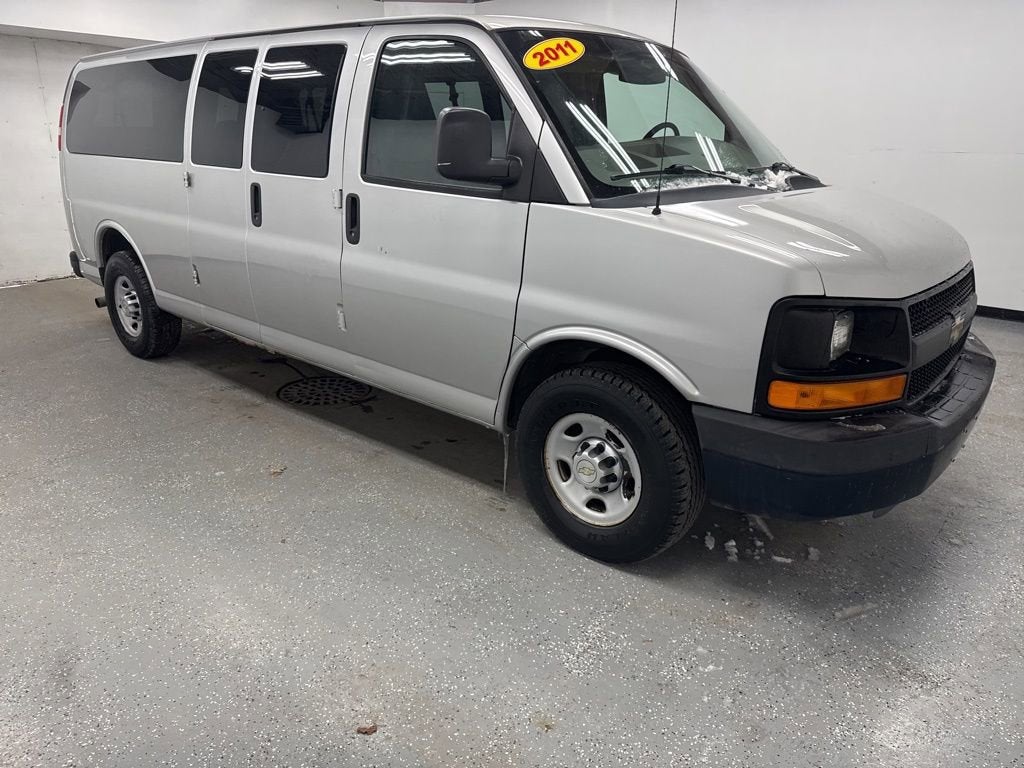 2011 Chevrolet Express Passenger 3500 1LS