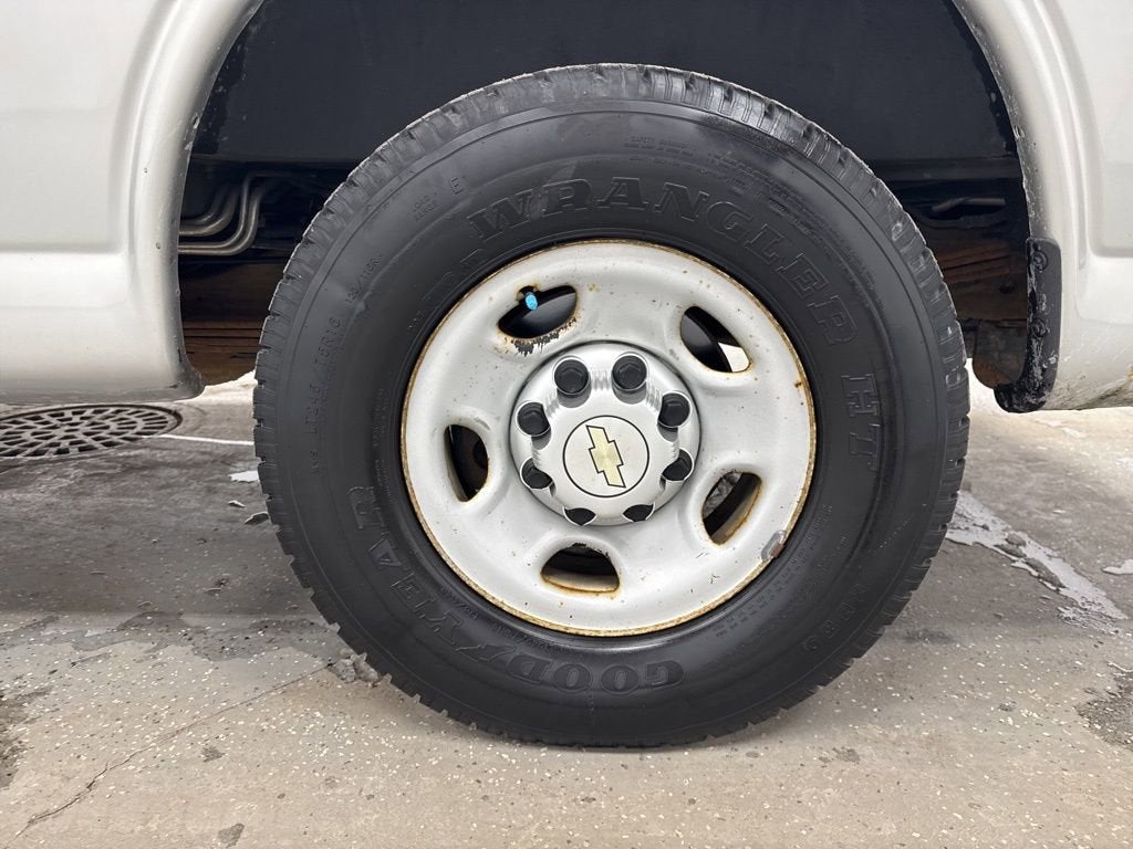 2011 Chevrolet Express Passenger 3500 1LS