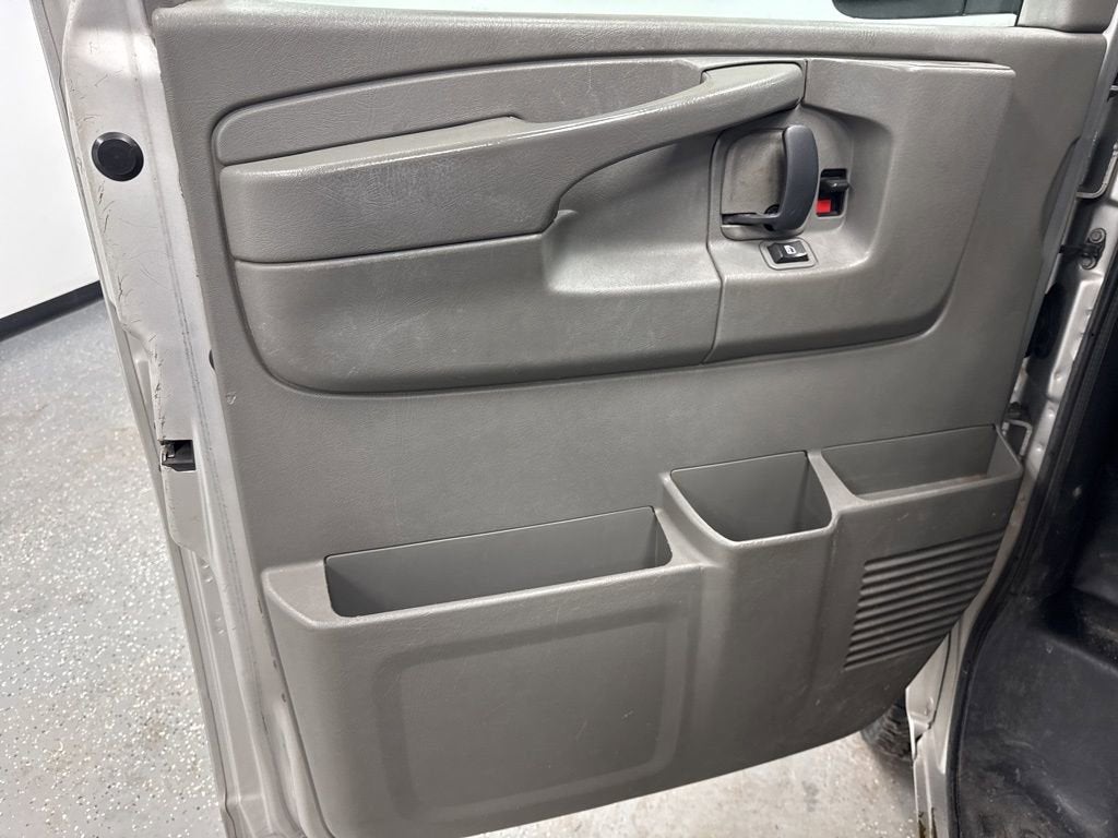 2011 Chevrolet Express Passenger 3500 1LS