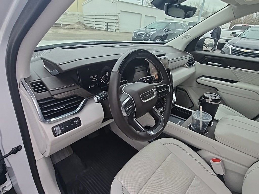 2025 GMC Acadia Denali