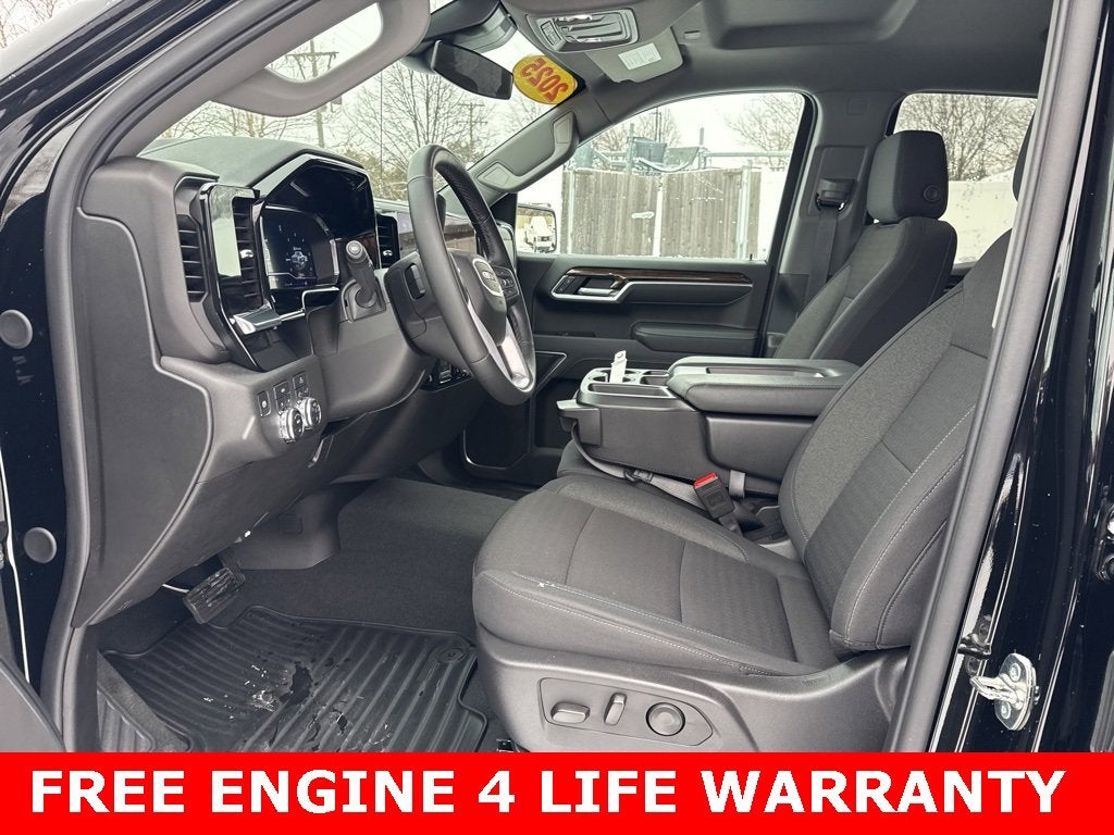 2025 GMC Sierra 1500 Elevation