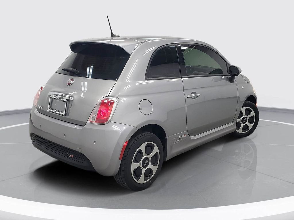 2016 FIAT 500e Base