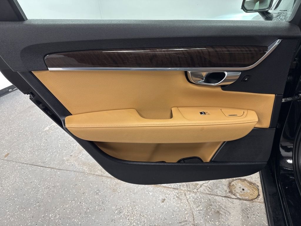 2018 Volvo S90 Momentum