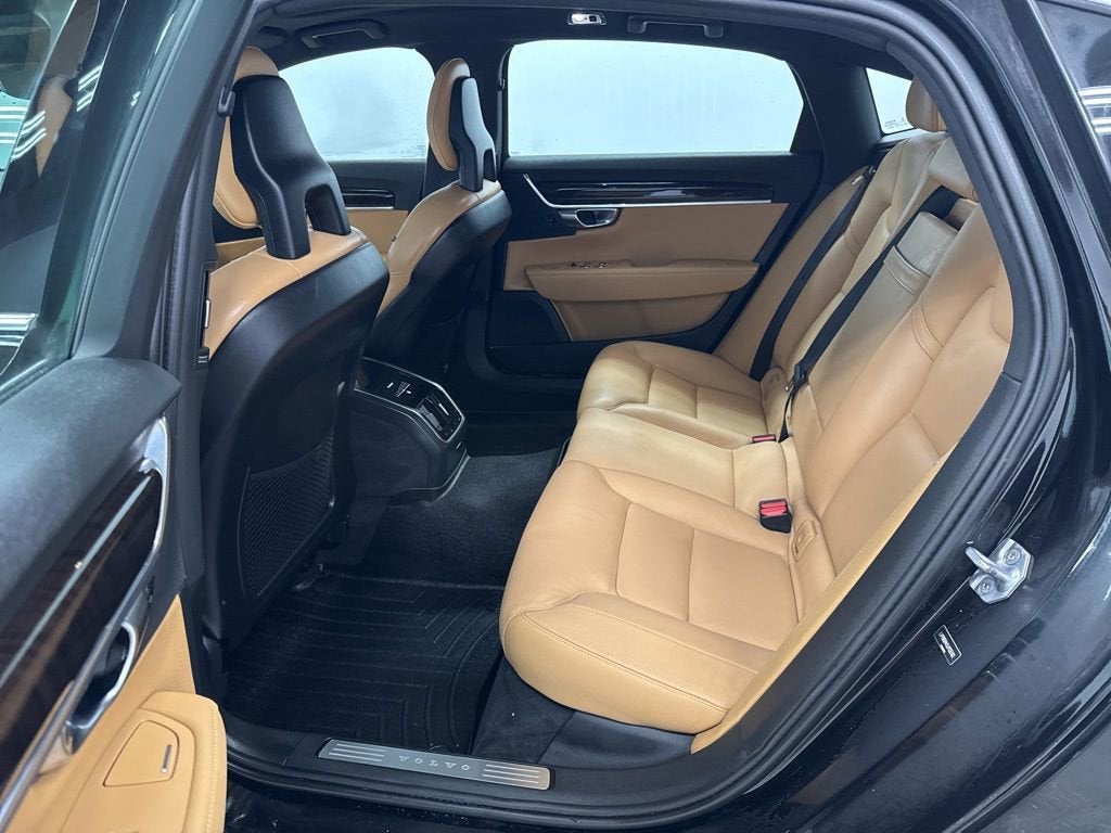 2018 Volvo S90 Momentum