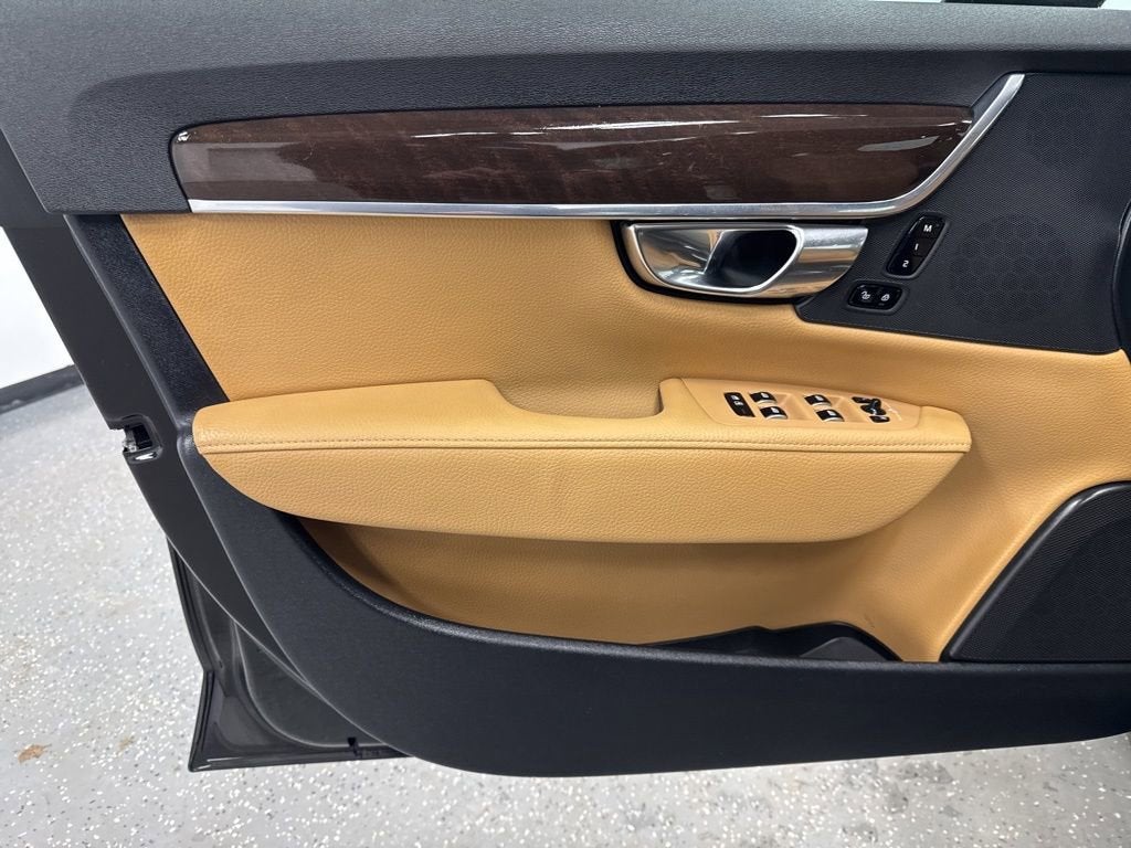 2018 Volvo S90 Momentum